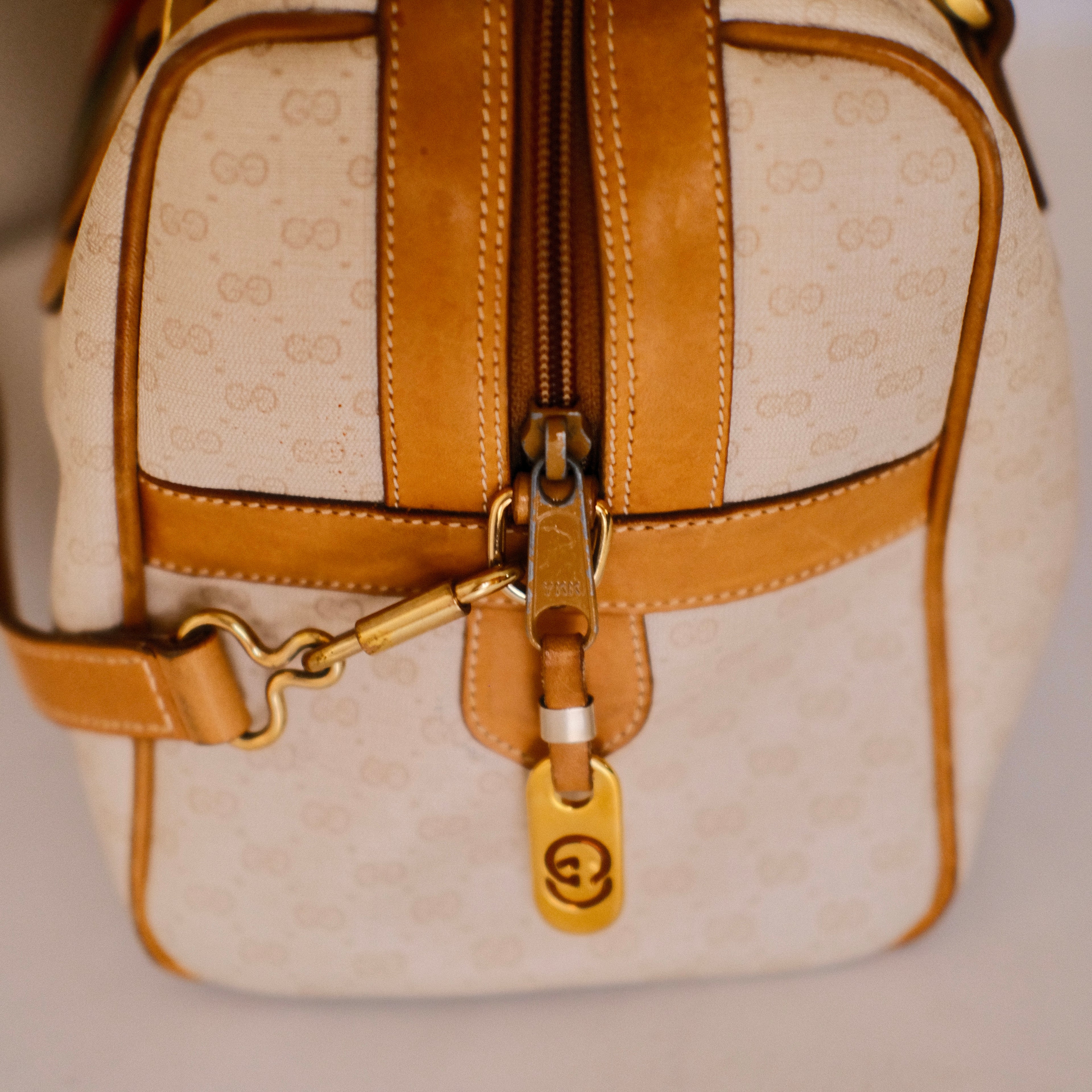 Vintage Gucci Cream Boston with Crossbody Strap