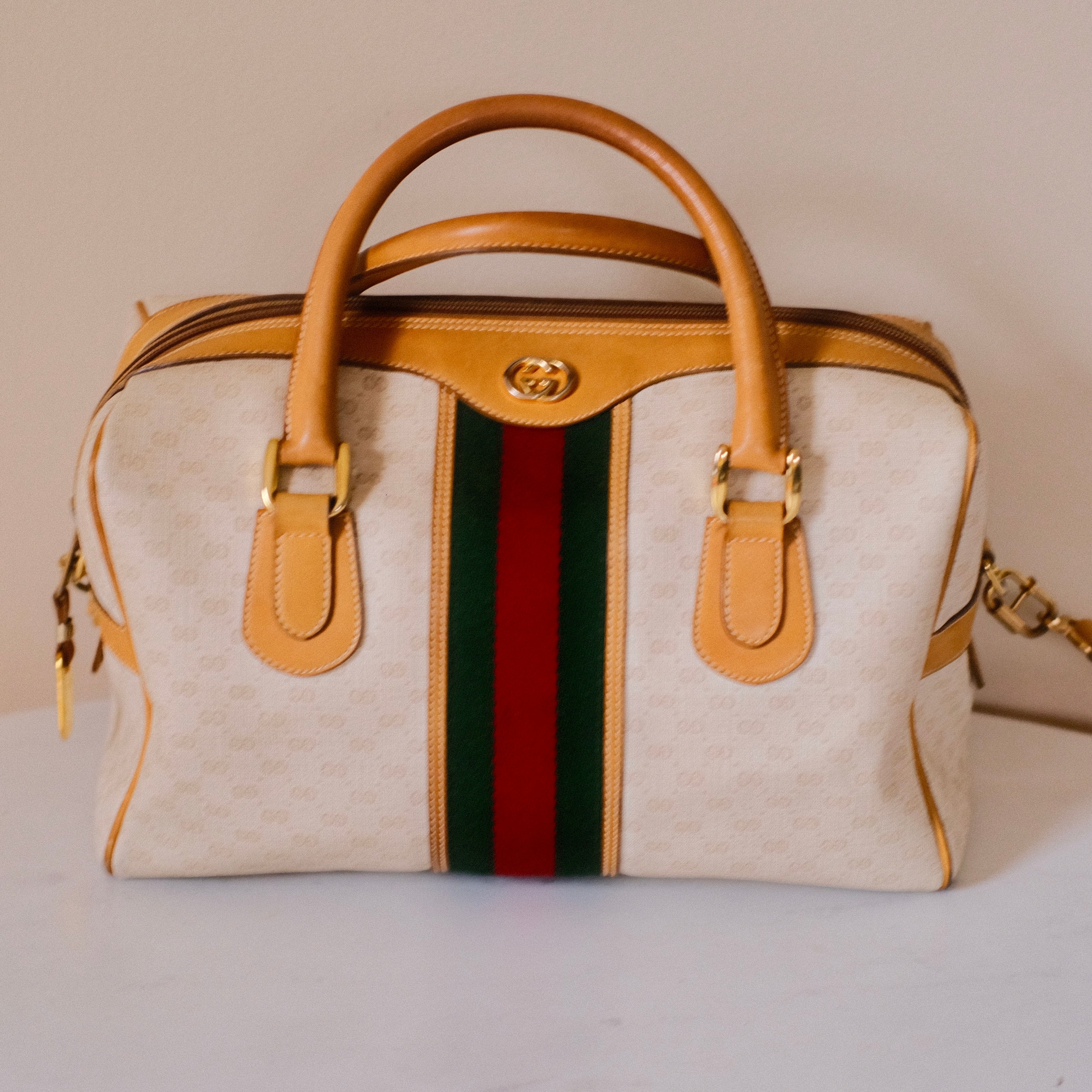Vintage Gucci Cream Boston with Crossbody Strap