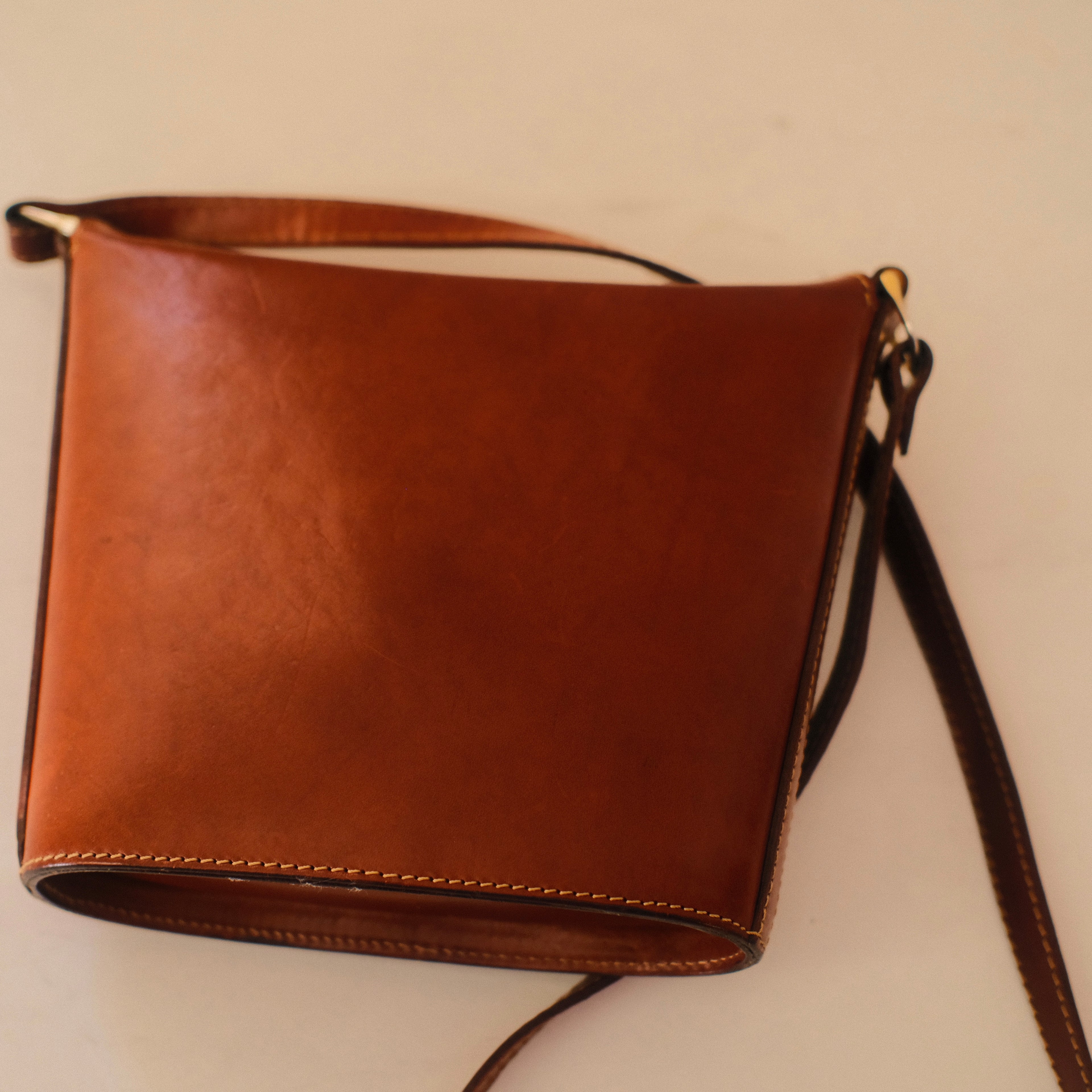 Vintage La Cruella Brown Leather Crossbody