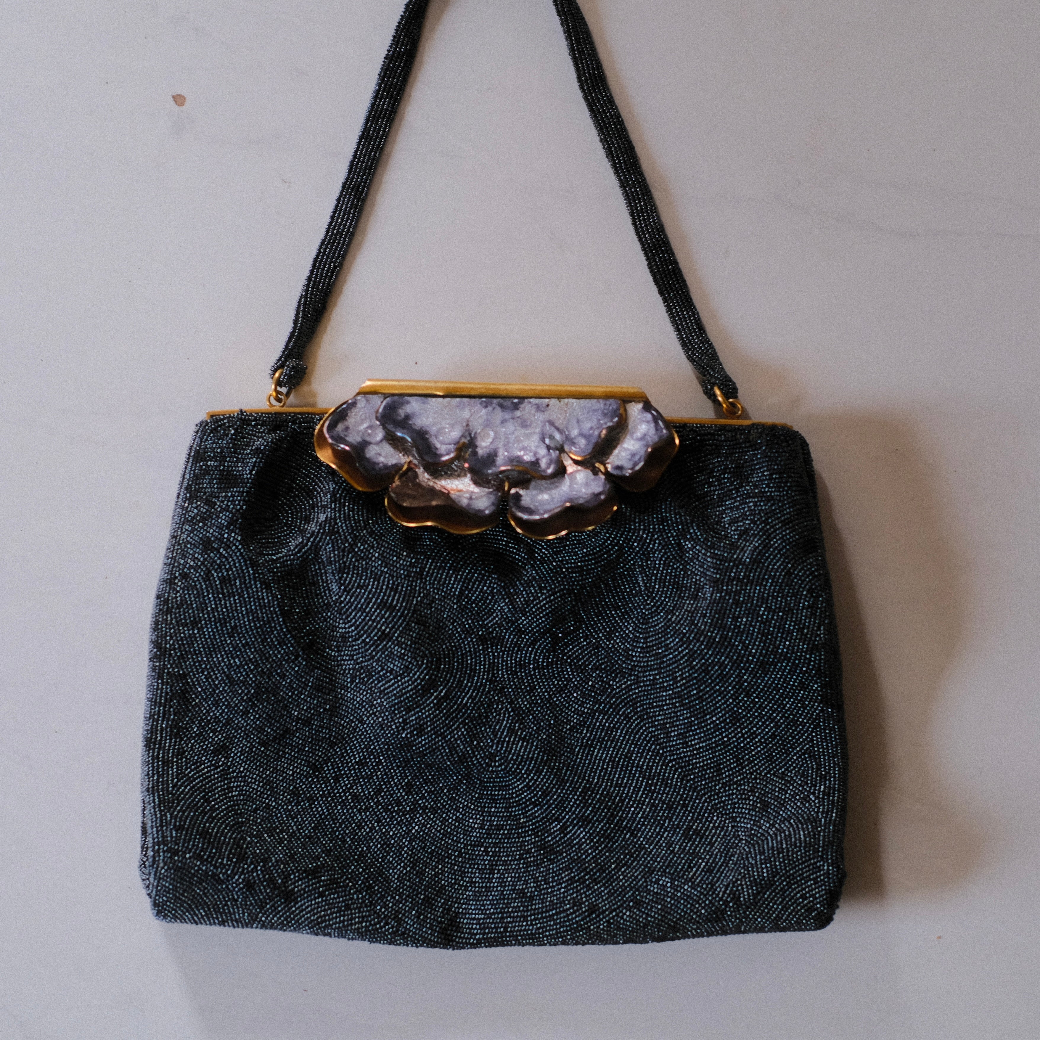 Vintage Beaded Evening Bag with Decorative Floral Clasp