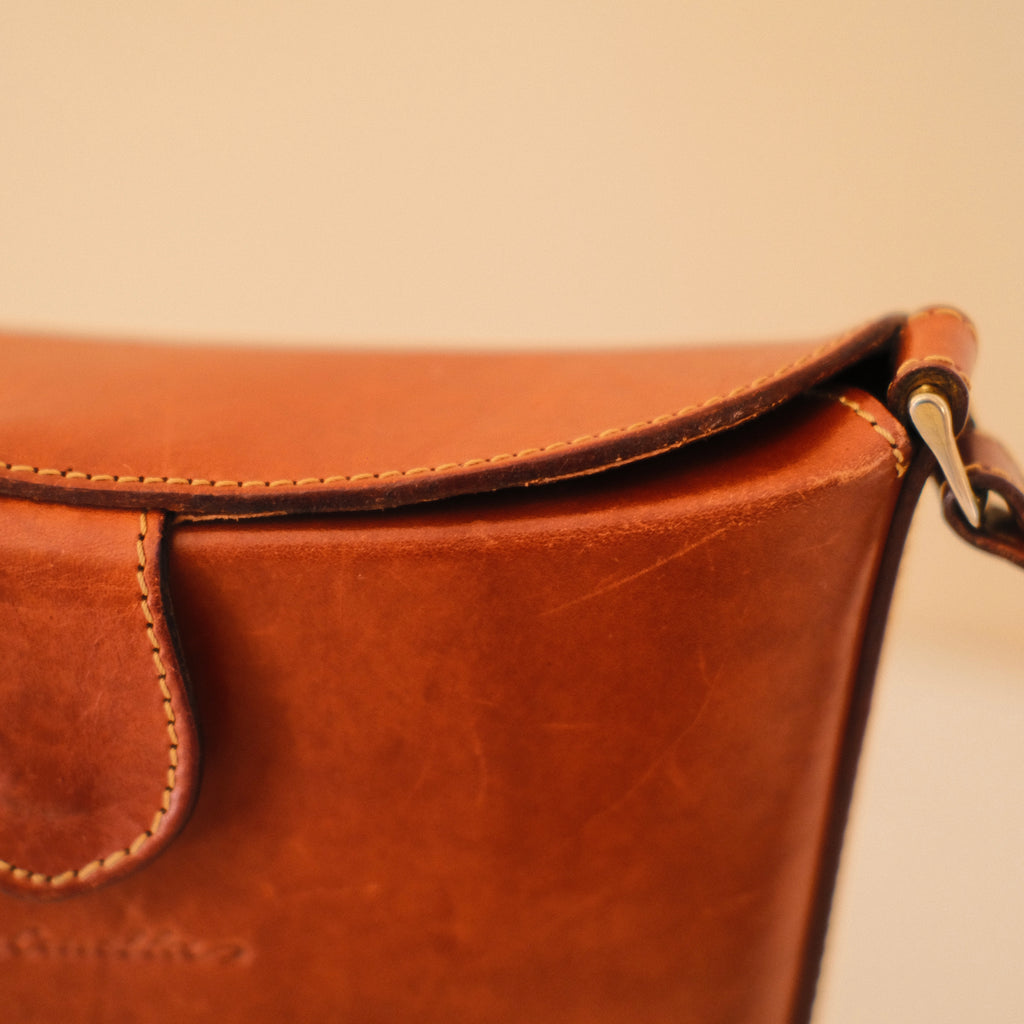 Vintage La Cruella Brown Leather Crossbody