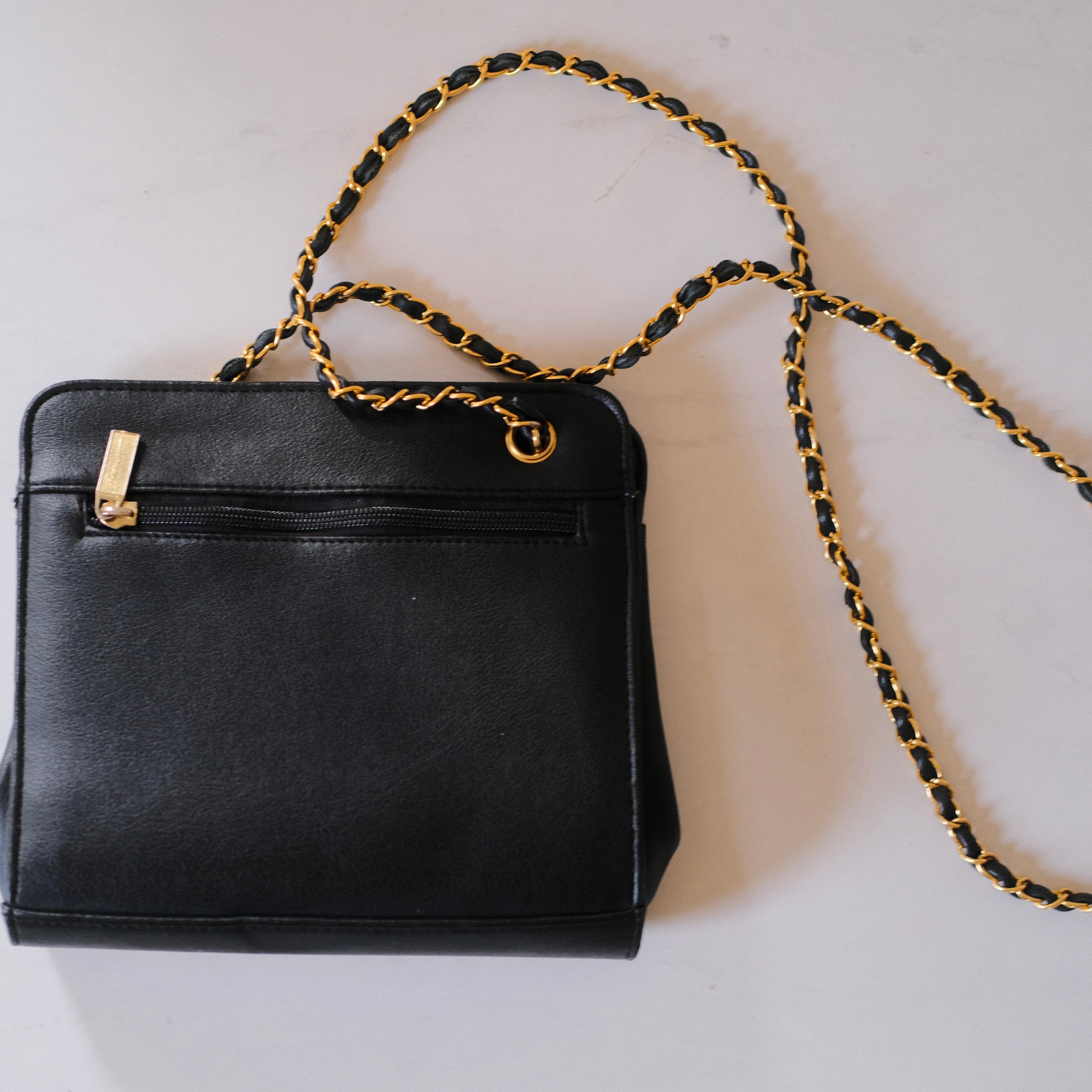 Vintage Black Leather Kiss Lock Bag with Gold Chain Strap