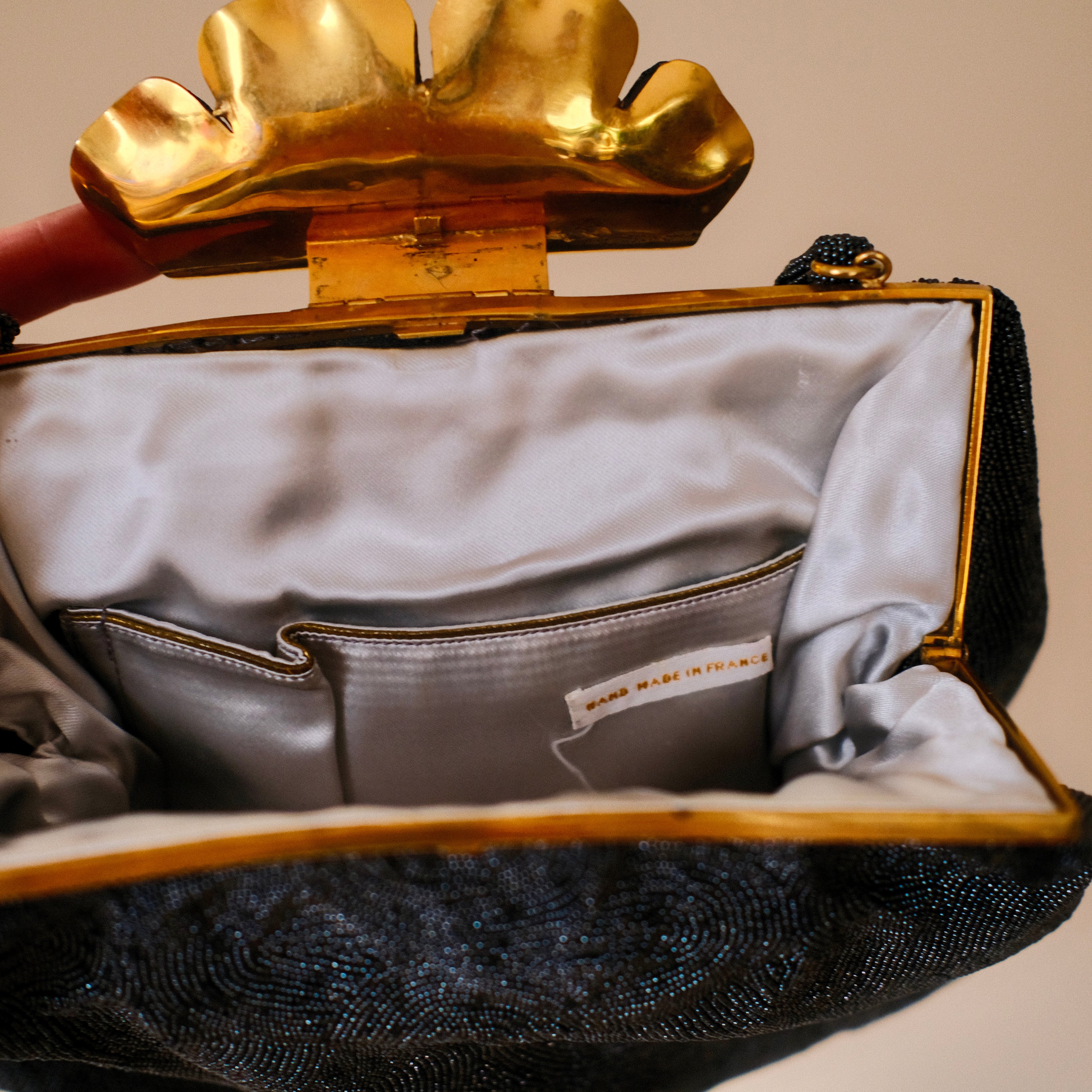 Vintage Beaded Evening Bag with Decorative Floral Clasp