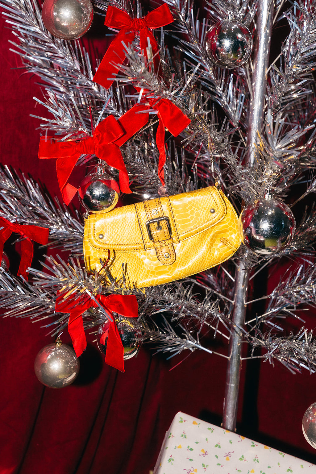 Vintage Nine West Yellow Faux Snake Baguette