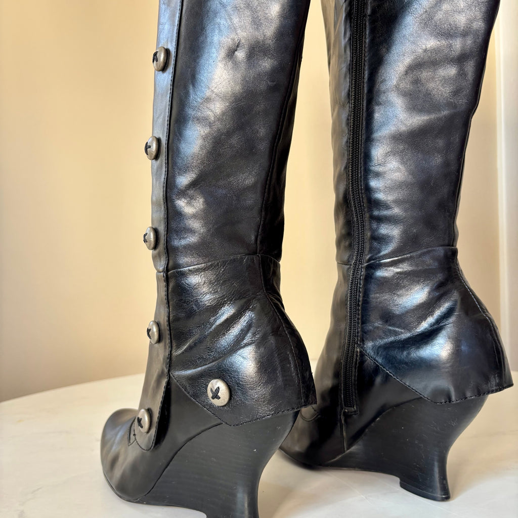 Vintage Black Leather Boots with Buttons — Size 8.5